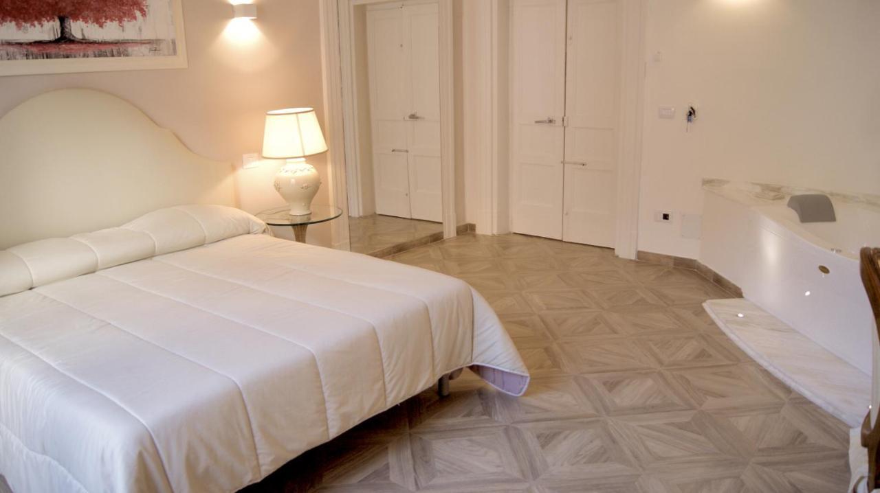 La Maison Barbin Taranto Bagian luar foto